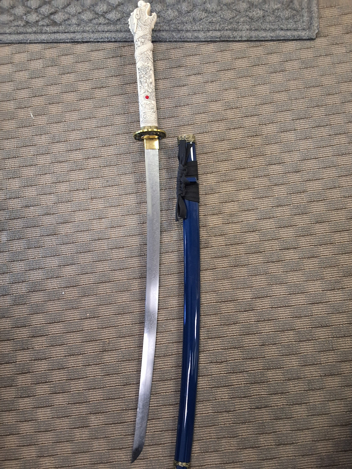 Katana Full Tang Battle Read with Ornate Dragon Handle and 1045 High Carbon Steel #3060