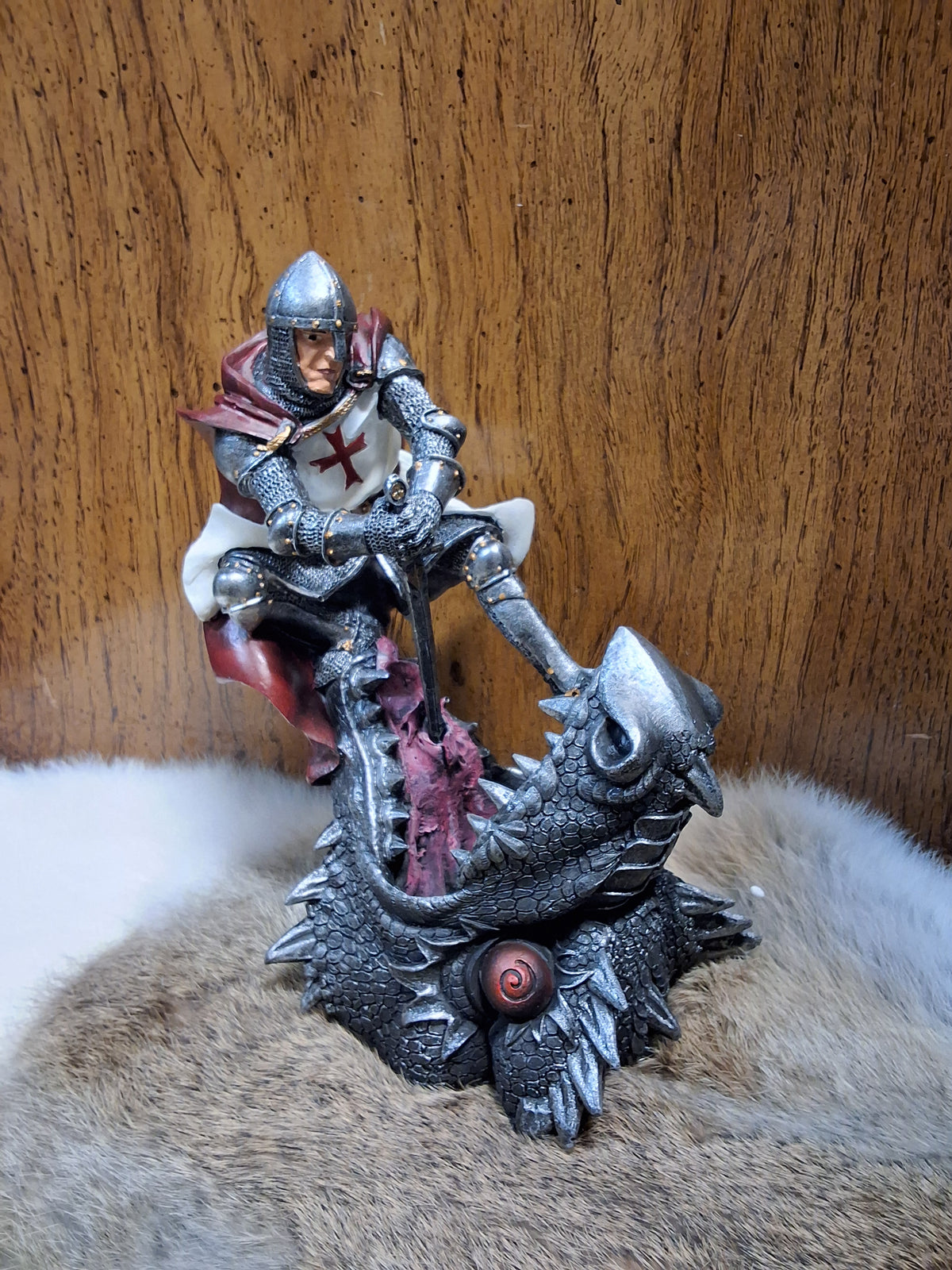 Crusader Slaying Dragon Figure #1730