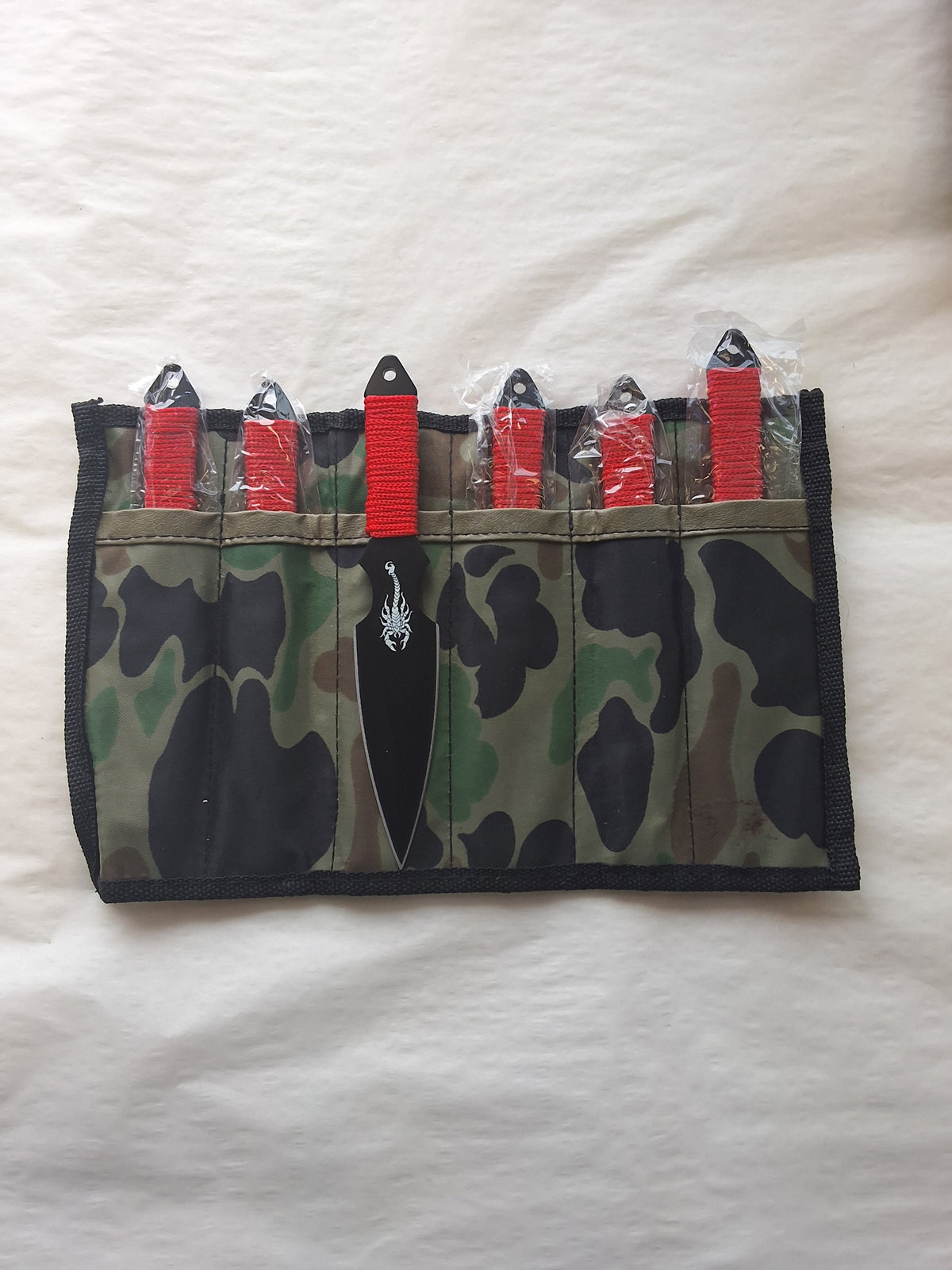 Red Throwing Knives (Camo Pack)