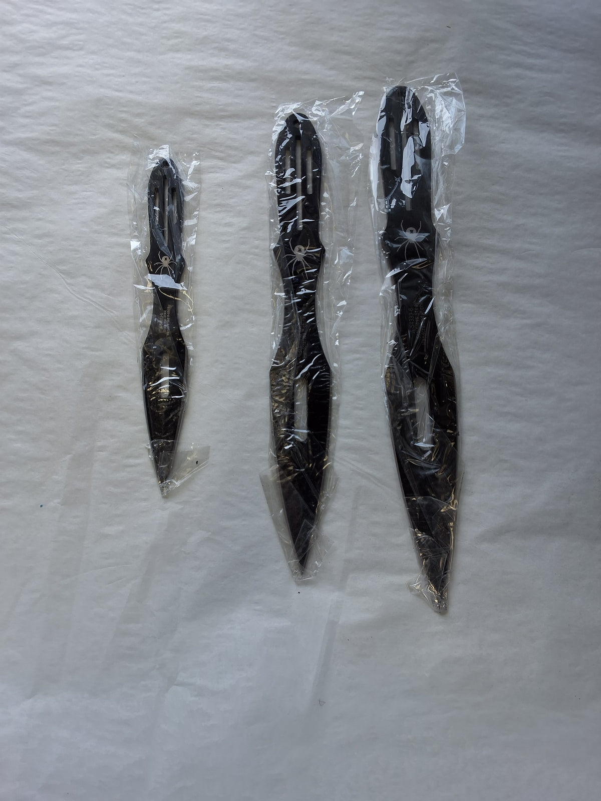 3 DIFF Sized BLACK spider Throwing knives