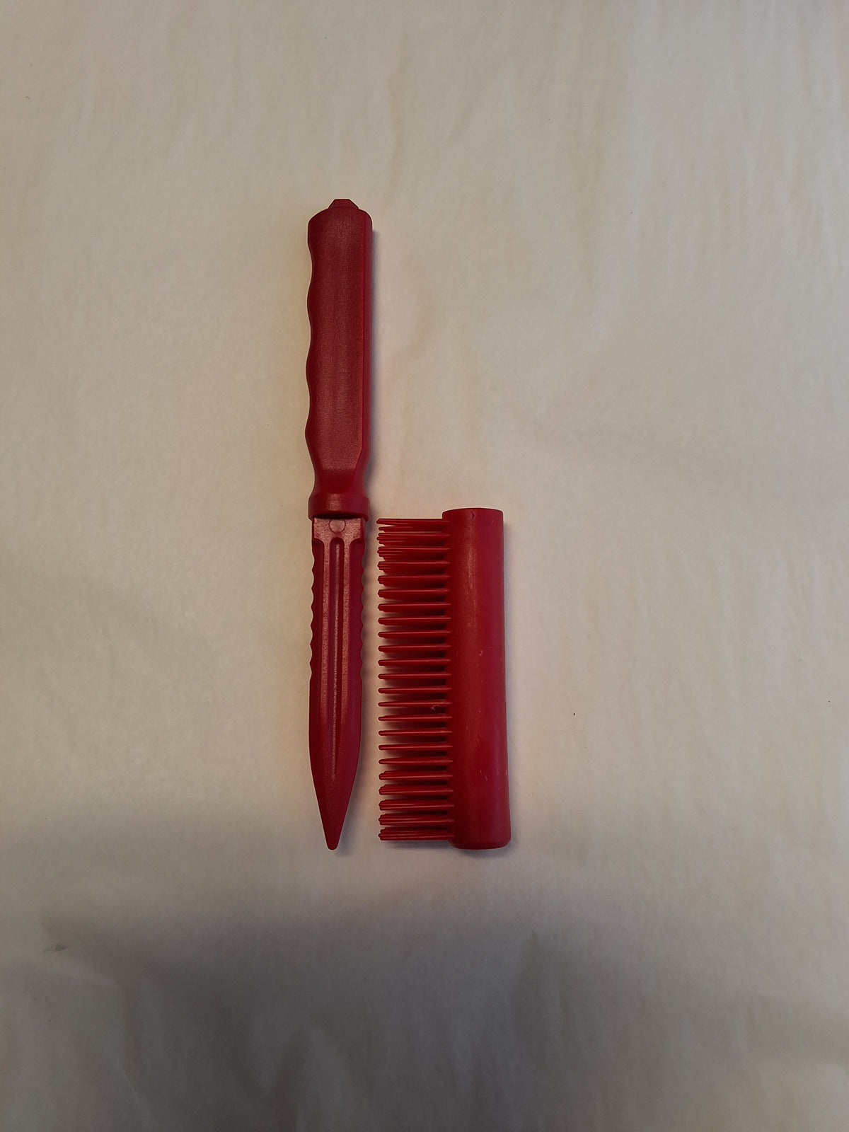 Red hair brush knife (plastic)#3190