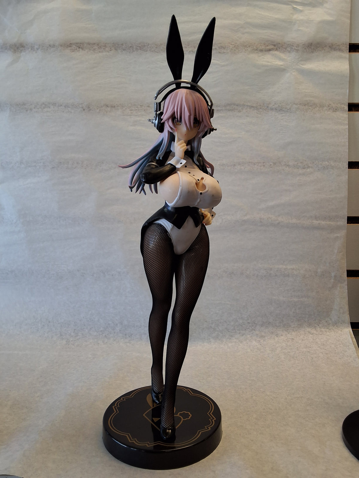 Super Sonico Fish Net Stockings #1550 Woman with headphones in tux