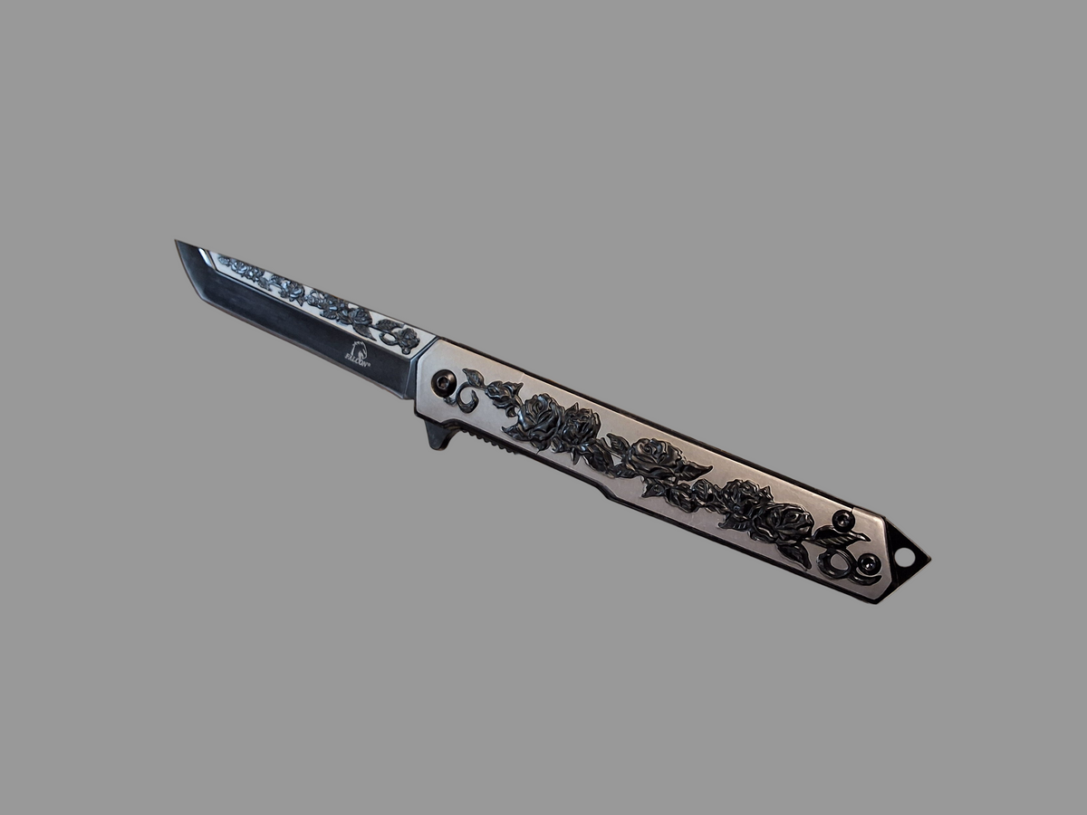 Black Roses on Gray, Tanto Blade Folder