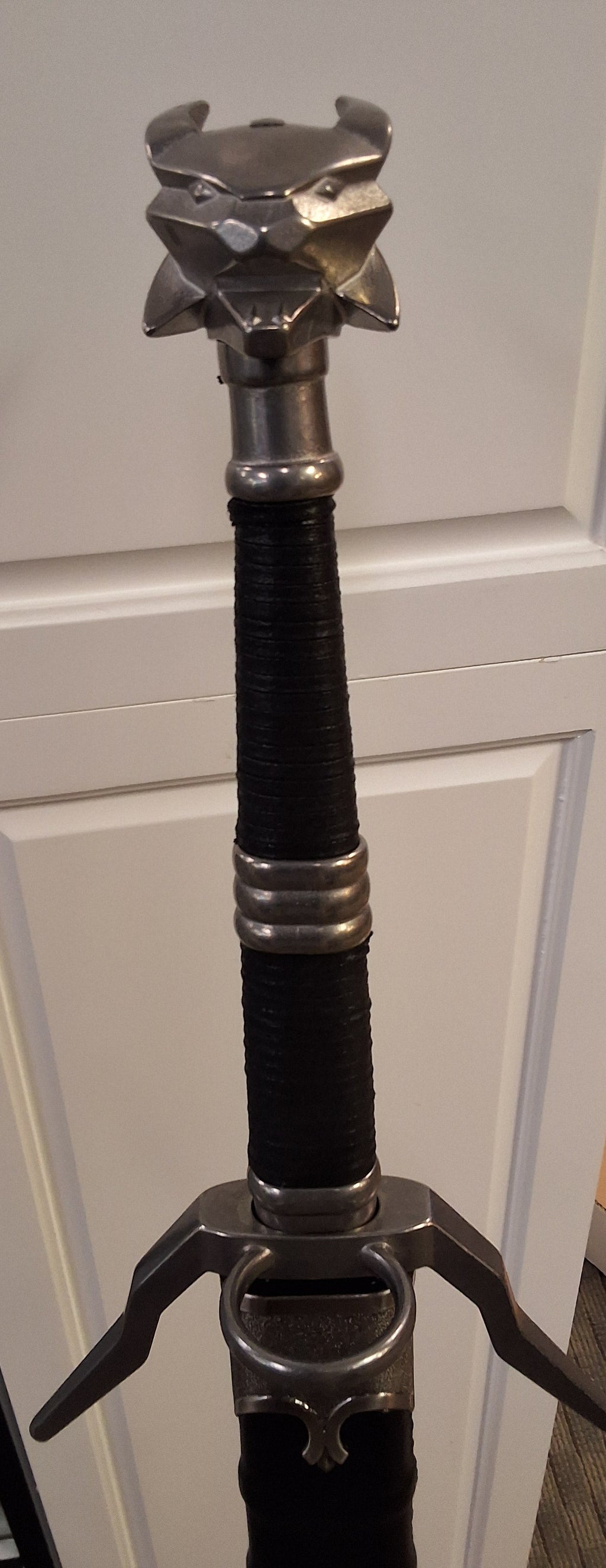 1060 Temped Steel Witcher Wolf Pommel #3149