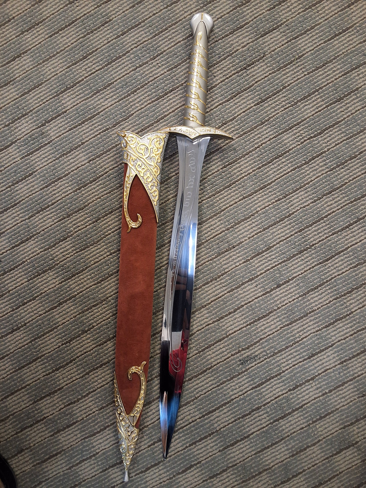 LOTR Sting Dagger with Brown Velvet Sheathe #3100