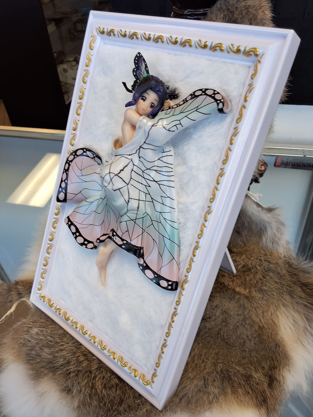 Shinobu Laying on Plaque #1835