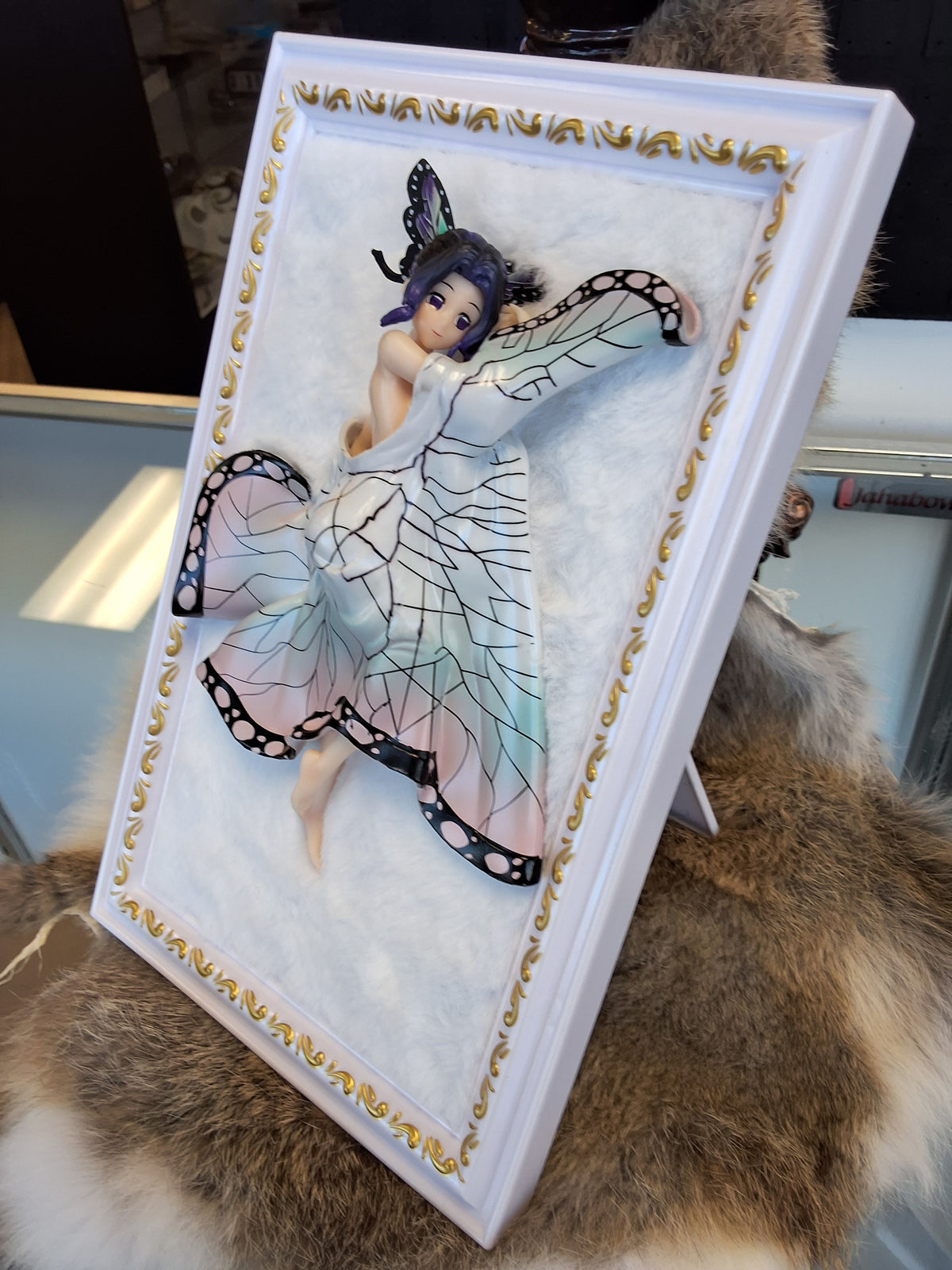 Shinobu Laying on Plaque #1835