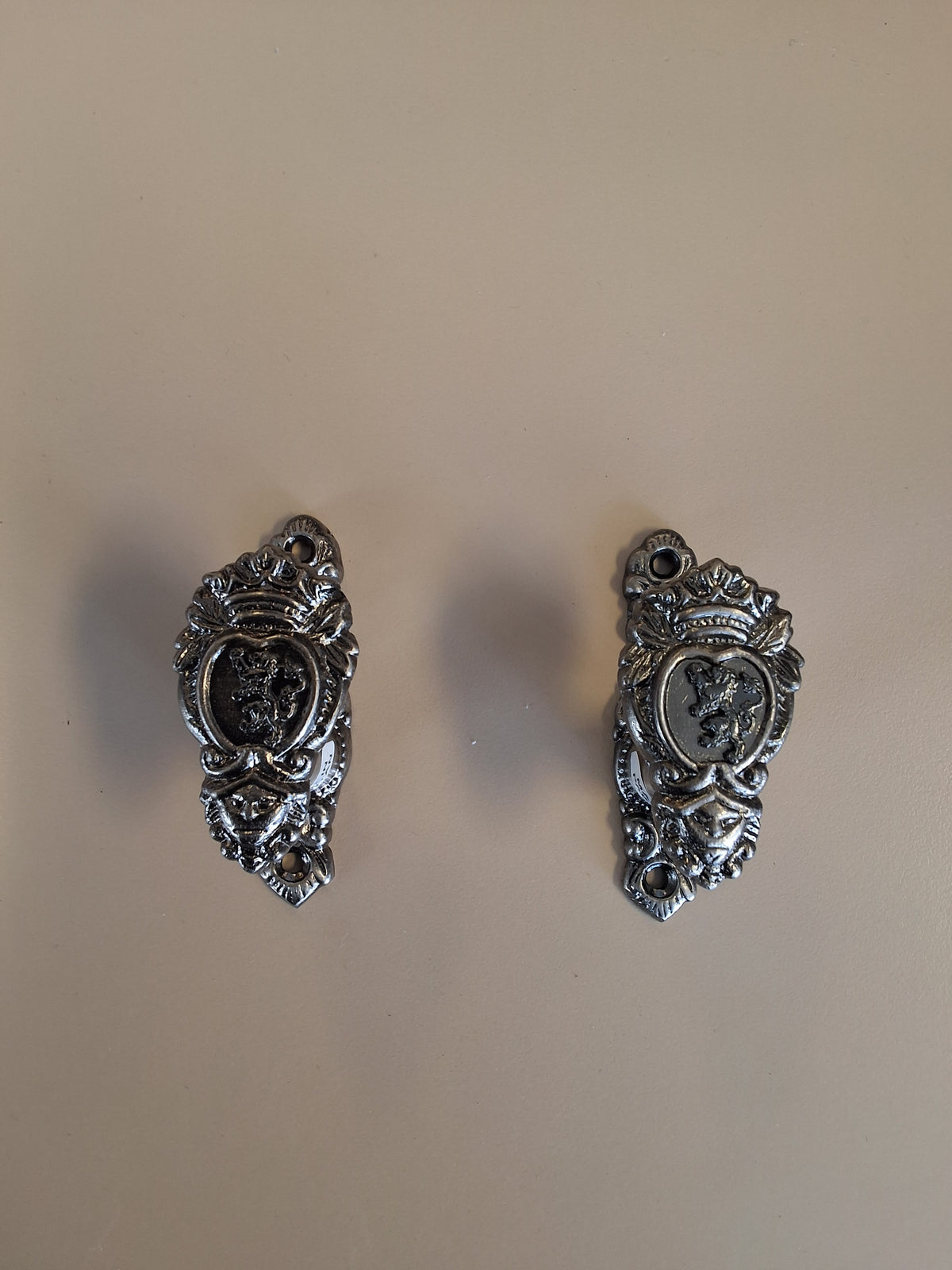 Lion Sword Hanger