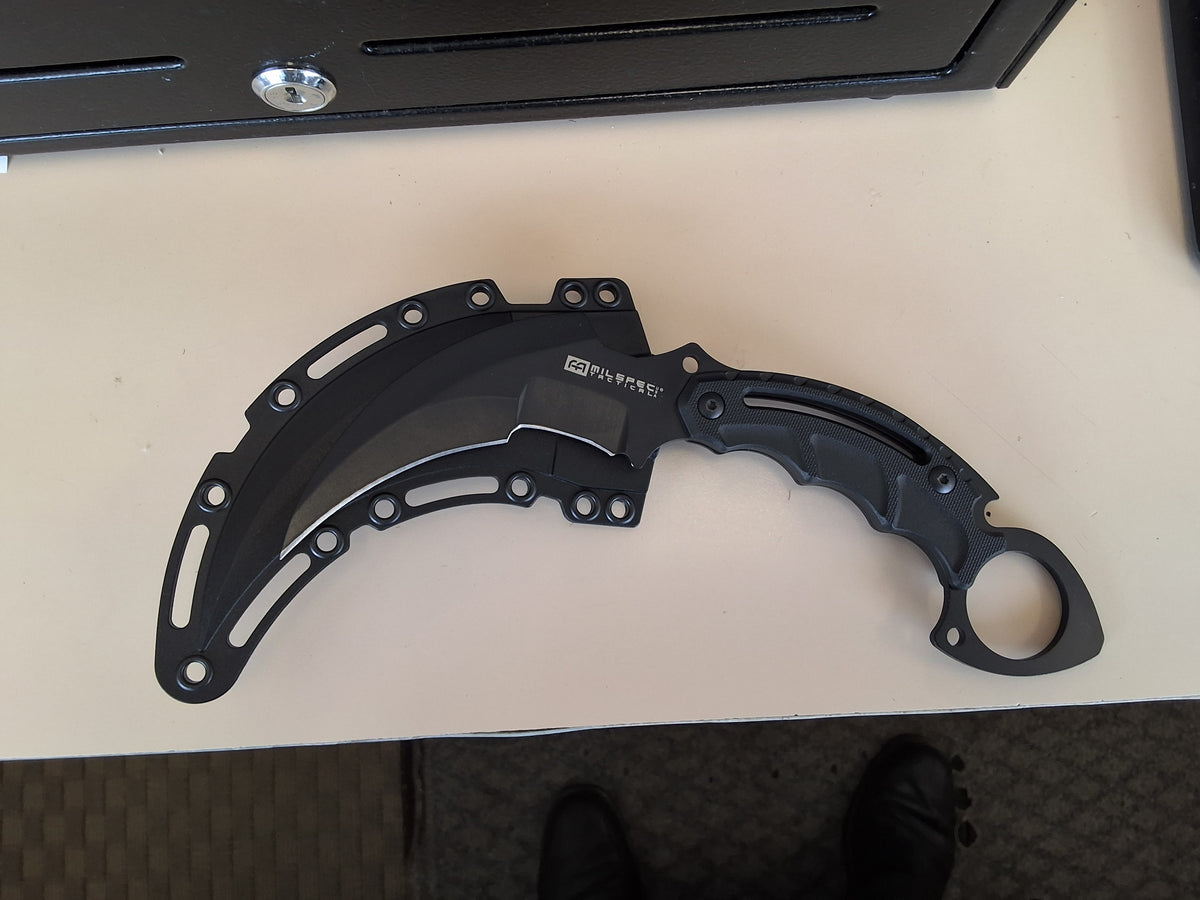 Black hard case fixed karambit
