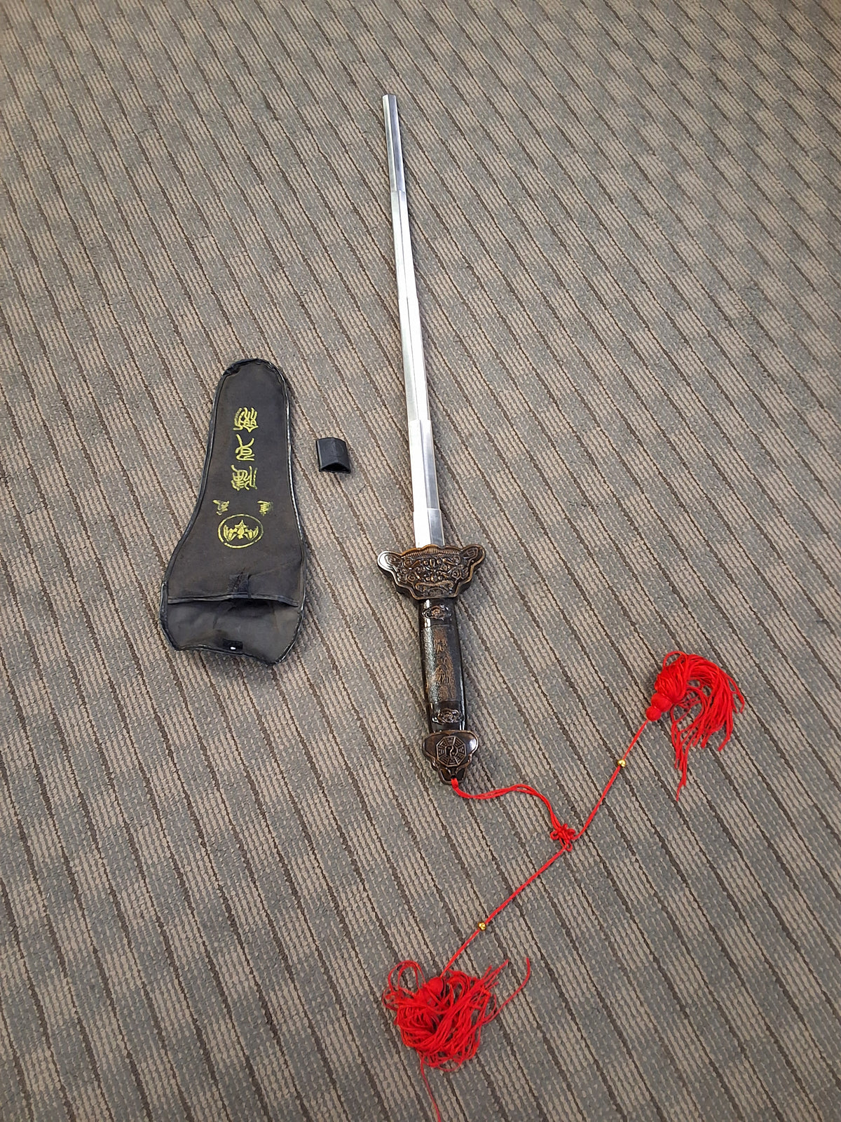 Foldable sword