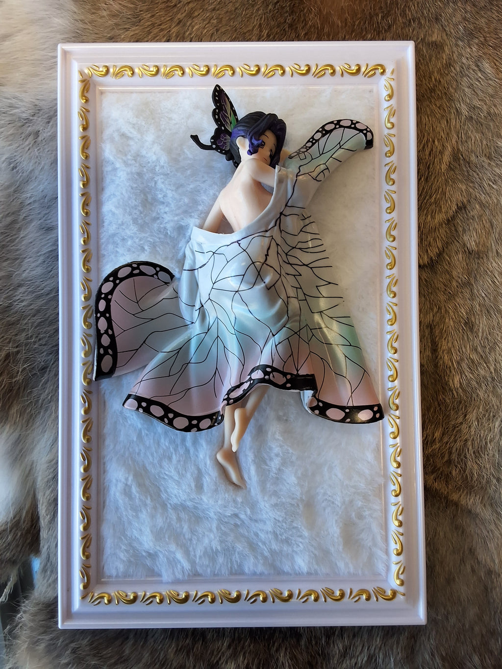 Shinobu Laying on Plaque #1835